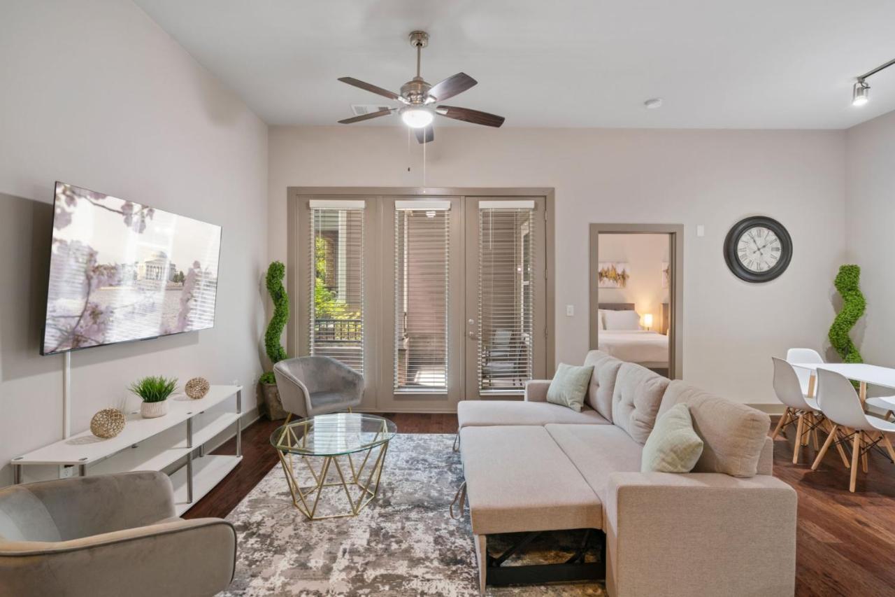 Grand Luxury Premium Vaulted Ceilings Lejlighed Woodbridge Eksteriør billede