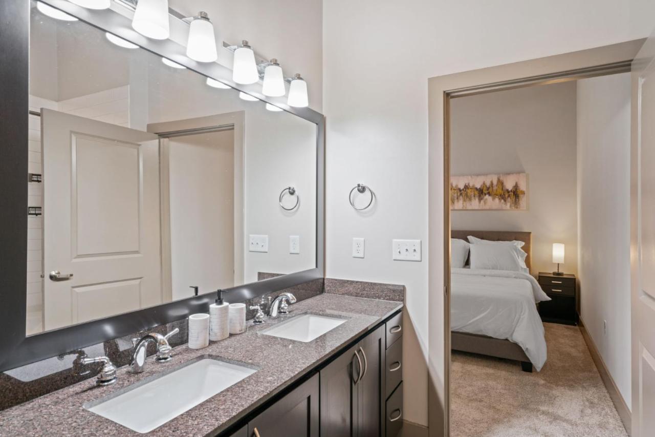 Grand Luxury Premium Vaulted Ceilings Lejlighed Woodbridge Eksteriør billede