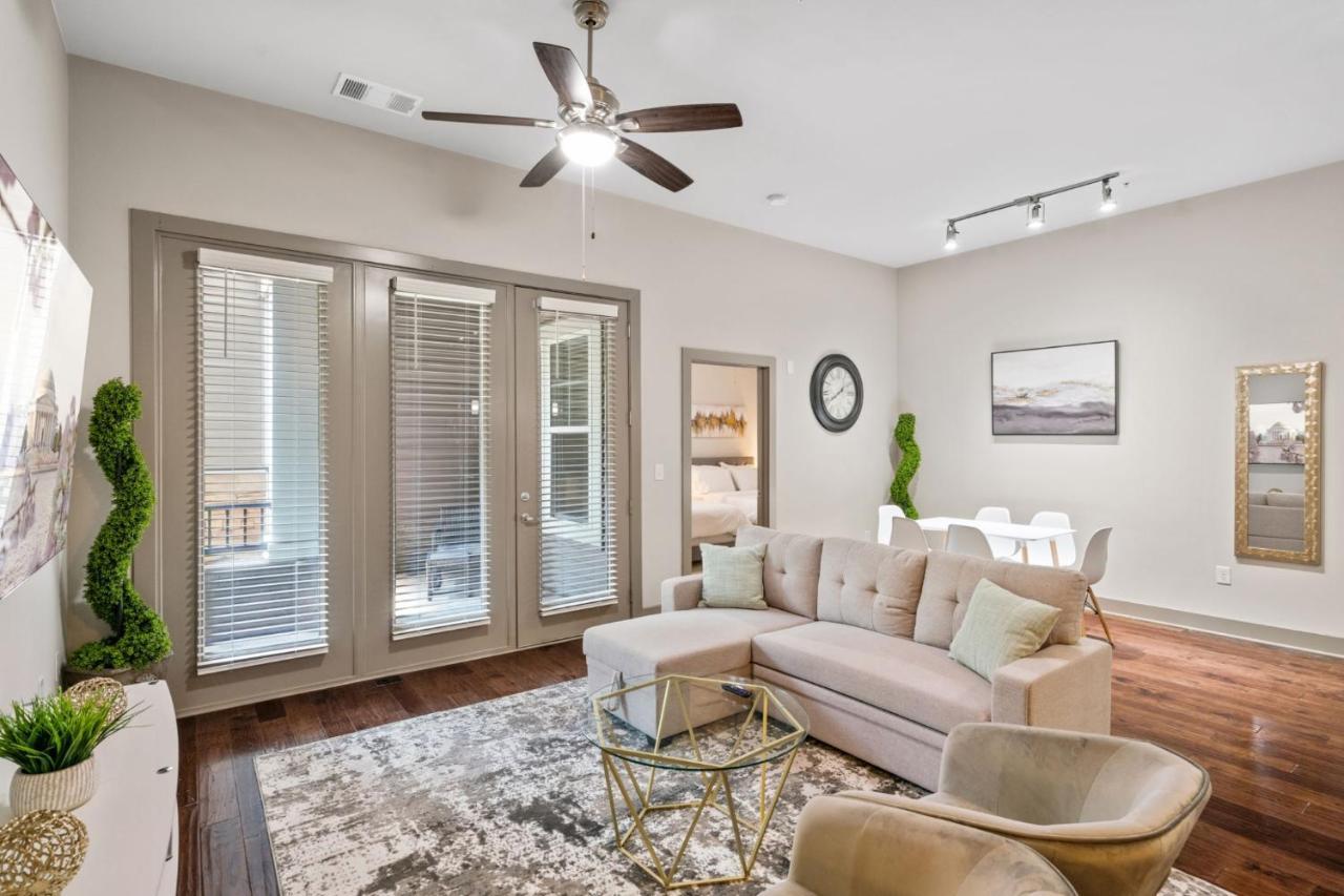 Grand Luxury Premium Vaulted Ceilings Lejlighed Woodbridge Eksteriør billede